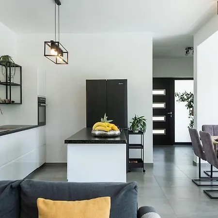 Luna Villa