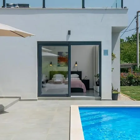 Luna Villa