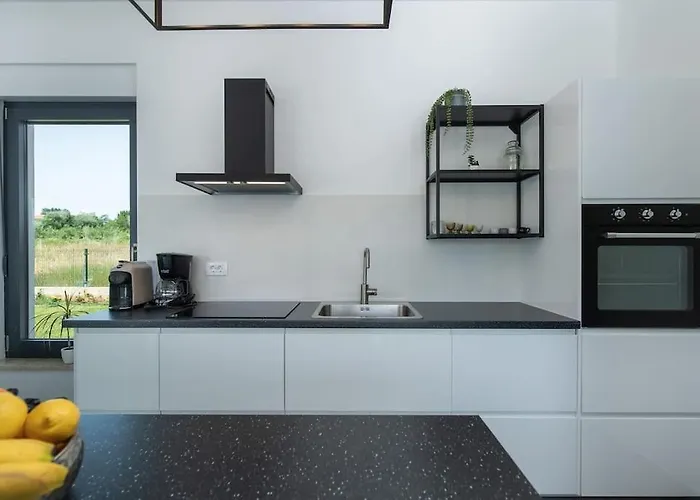 Luna By Briskva Vila