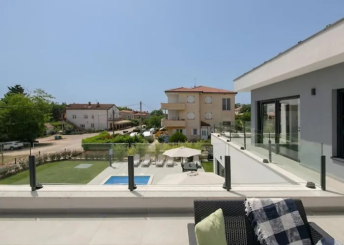 Vila Luna By Briskva