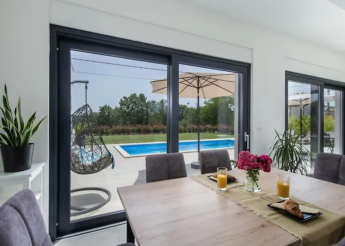 Luna By Briskva Vila Fiorini